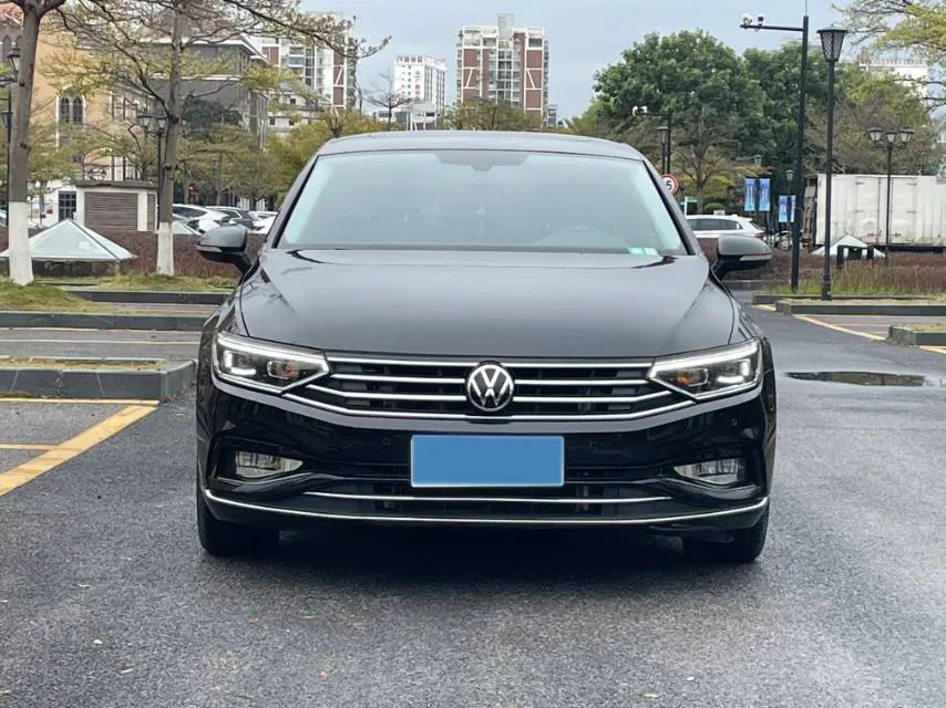 2021 Volkswagen Magotan 2.0T 186HP L4 7DCT,autocango,china used car exporter,china ev exporter,chinese used car exporter,chinese used ev exporter