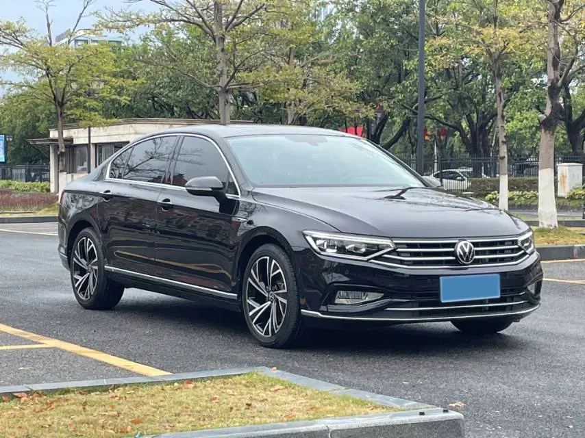 2021 Volkswagen Magotan 2.0T 186HP L4 7DCT,autocango,china used car exporter,china ev exporter,chinese used car exporter,chinese used ev exporter