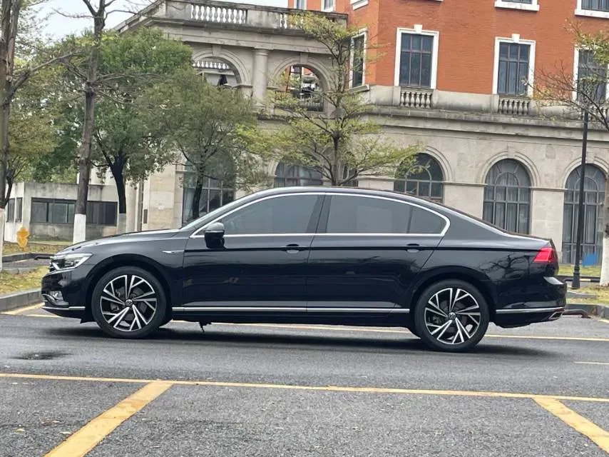 2021 Volkswagen Magotan 2.0T 186HP L4 7DCT,autocango,china used car exporter,china ev exporter,chinese used car exporter,chinese used ev exporter