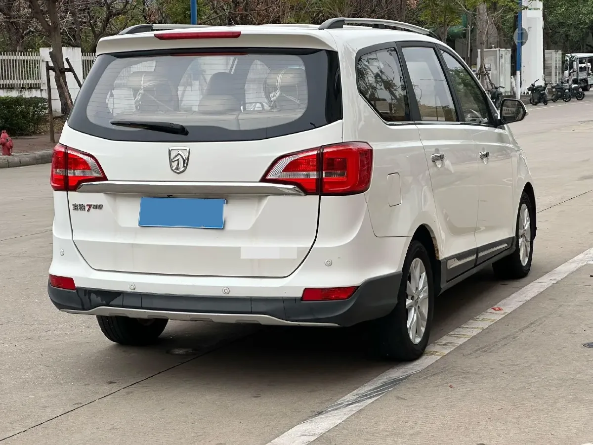 2016 BaoJun 560 1.5T 150HP L4 6MT,autocango,china used car exporter,china ev exporter,chinese used car exporter,chinese used ev exporter