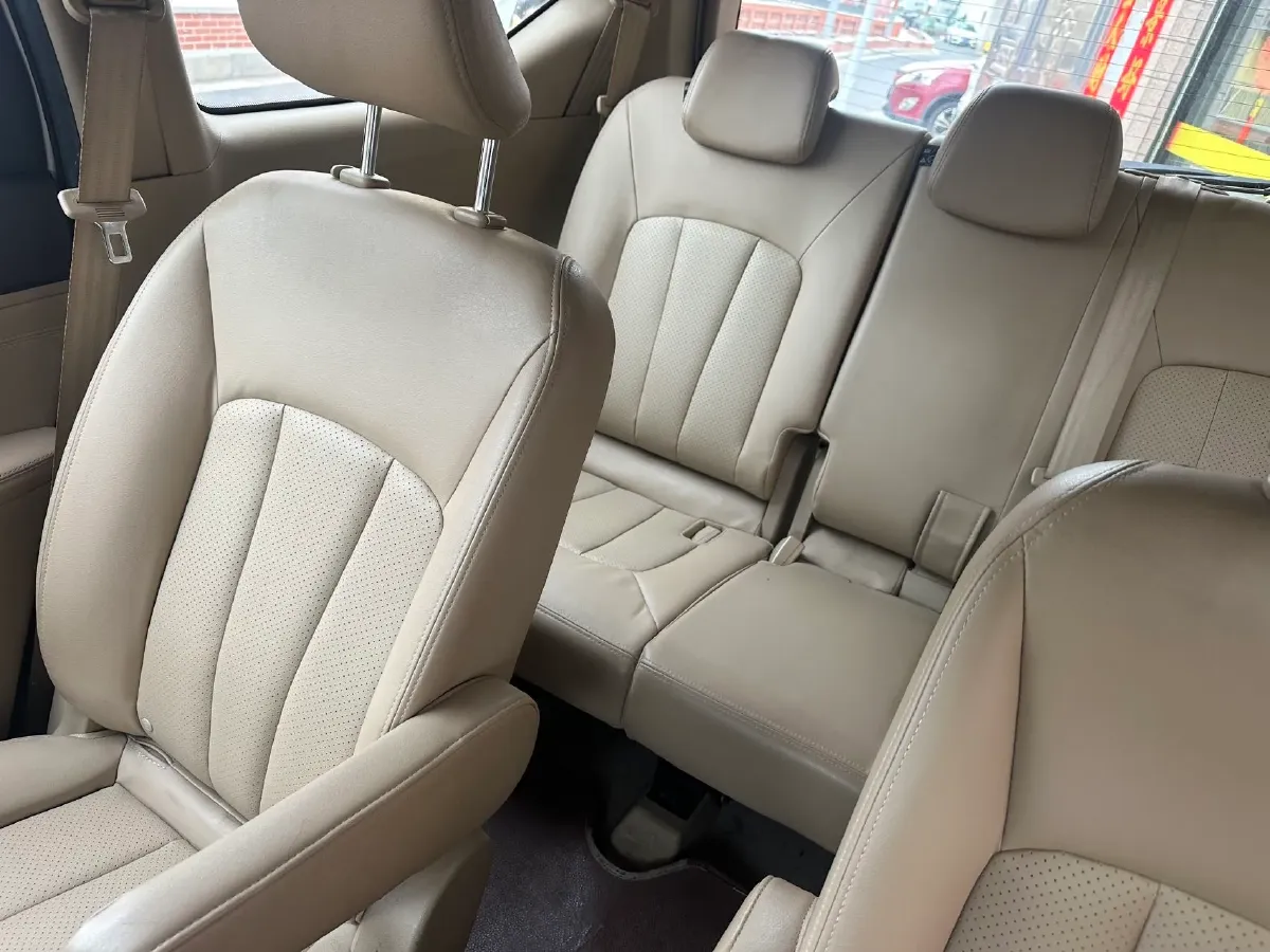 2016 BaoJun 560 1.5T 150HP L4 6MT,autocango,china used car exporter,china ev exporter,chinese used car exporter,chinese used ev exporter