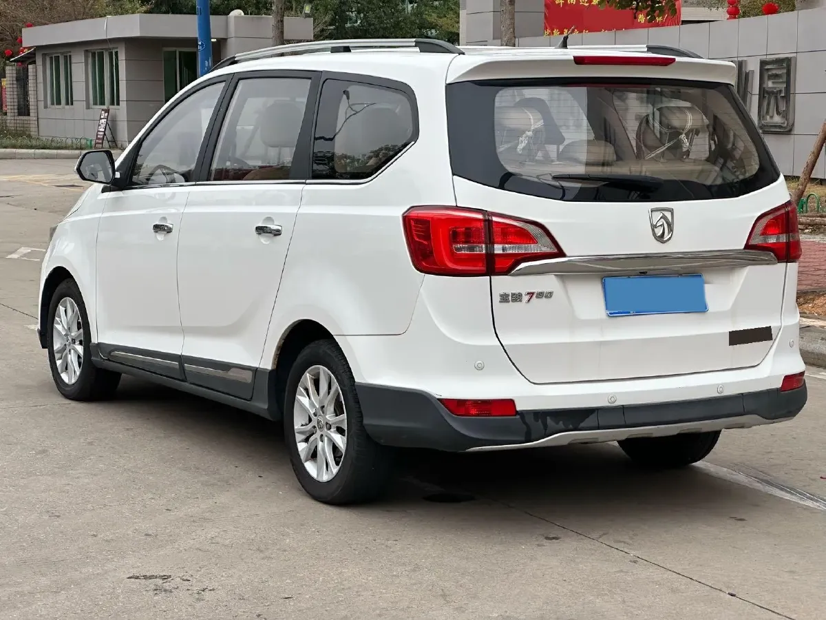 2016 BaoJun 560 1.5T 150HP L4 6MT,autocango,china used car exporter,china ev exporter,chinese used car exporter,chinese used ev exporter