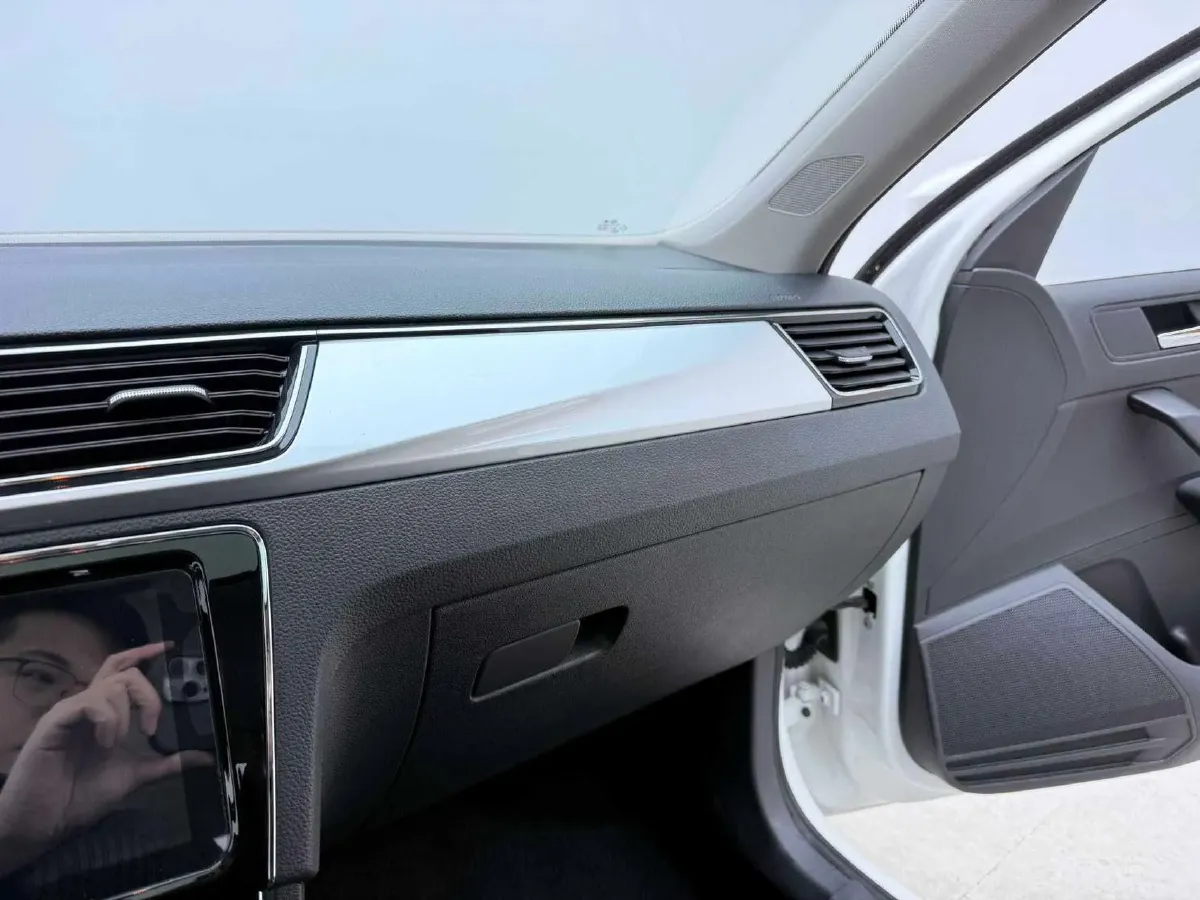 2022 Skoda Rapid 1.5L 112HP L4 6AT,autocango,china used car exporter,china ev exporter,chinese used car exporter,chinese used ev exporter