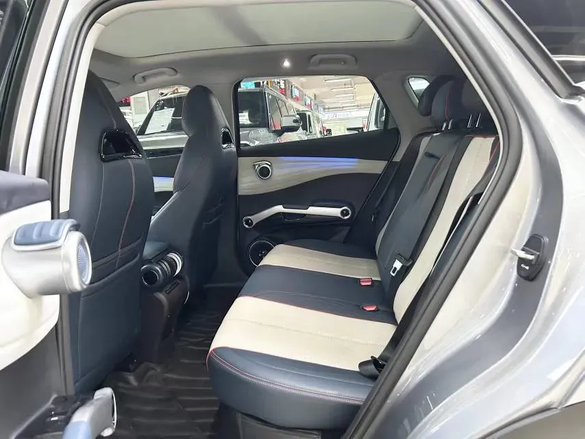 2022 Roewe RX5 MAX 1.5T 181HP L4 6AT,autocango,china used car exporter,china ev exporter,chinese used car exporter,chinese used ev exporter