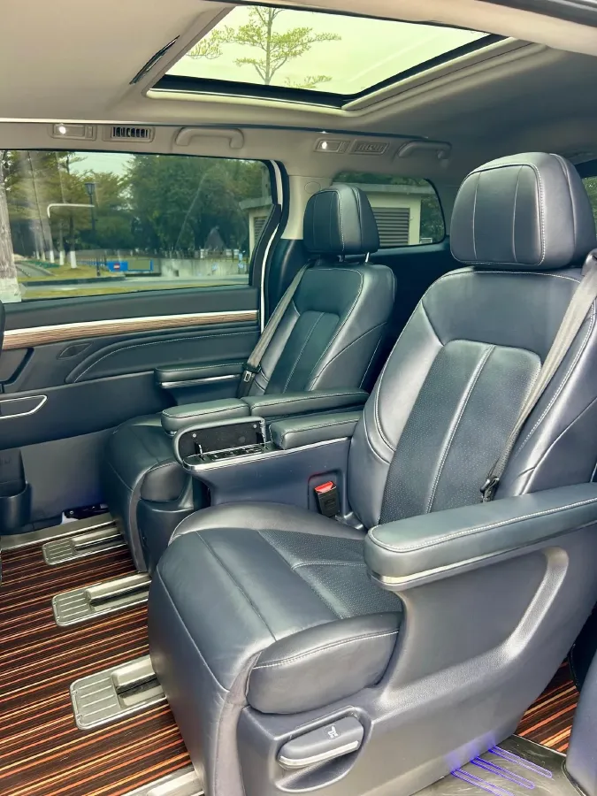 2021 GAC Trumpchi M8 2.0T 252HP L4 8AT,autocango,china used car exporter,china ev exporter,chinese used car exporter,chinese used ev exporter