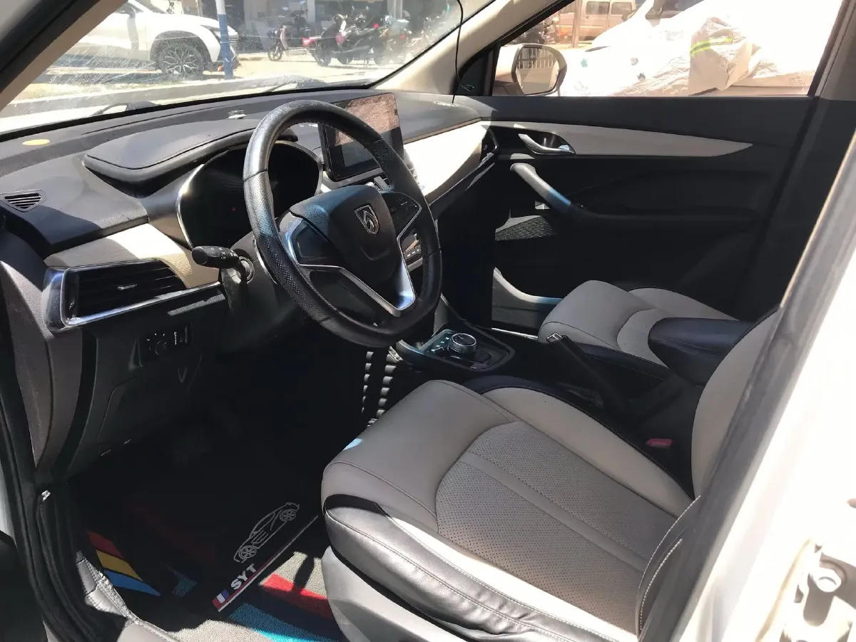 2019 BaoJun 360 1.5L 105HP L4 CVT,autocango,china used car exporter,china ev exporter,chinese used car exporter,chinese used ev exporter