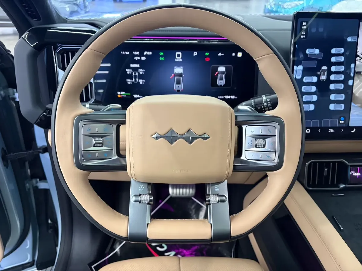 2025 FangChengBao Bao 8 2.0T 245HP L4 E-CVT PHEV 36.8KWH,autocango,china used car exporter,china ev exporter,chinese used car exporter,chinese used ev exporter