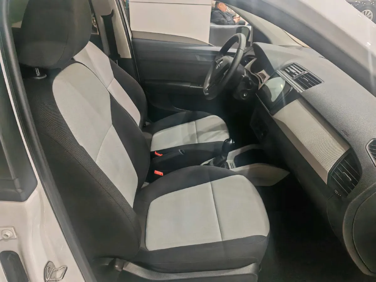 2017 Skoda Fabia 1.4L 90HP L4 6AT,autocango,china used car exporter,china ev exporter,chinese used car exporter,chinese used ev exporter