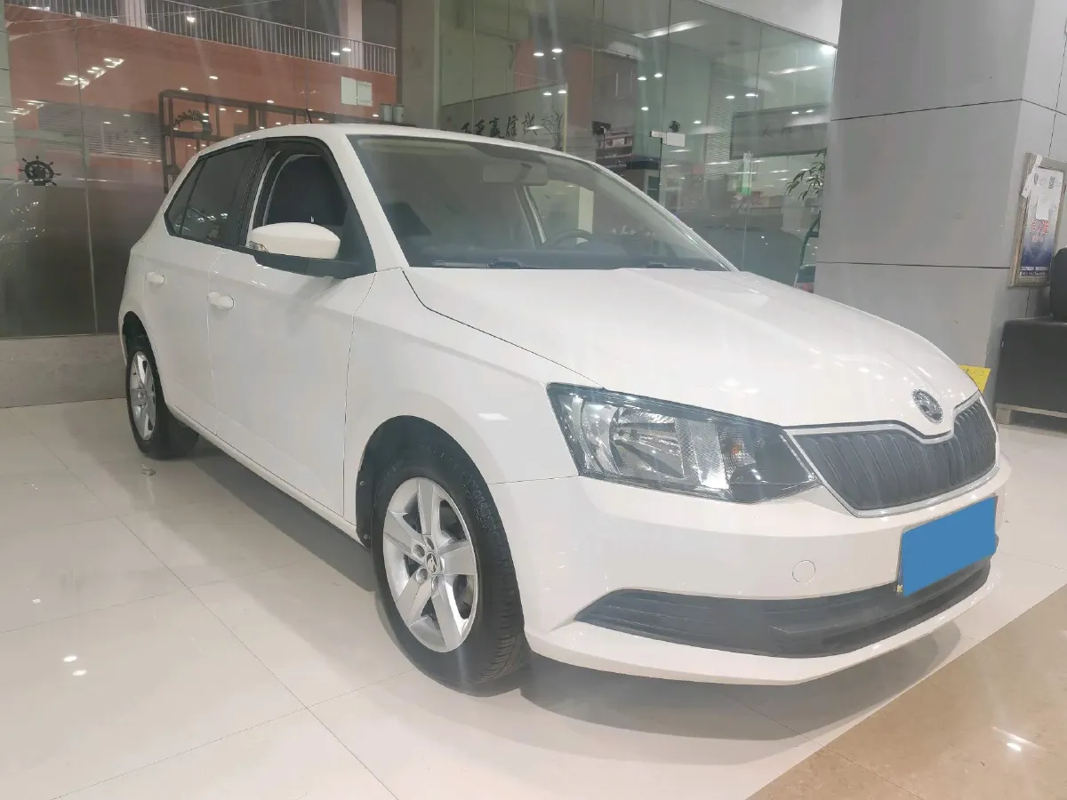 2017 Skoda Fabia 1.4L 90HP L4 6AT,autocango,china used car exporter,china ev exporter,chinese used car exporter,chinese used ev exporter