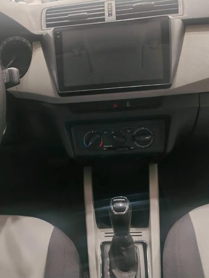 2017 Skoda Fabia 1.4L 90HP L4 6AT,autocango,china used car exporter,china ev exporter,chinese used car exporter,chinese used ev exporter