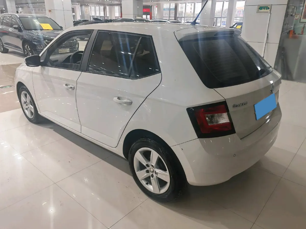 2017 Skoda Fabia 1.4L 90HP L4 6AT,autocango,china used car exporter,china ev exporter,chinese used car exporter,chinese used ev exporter