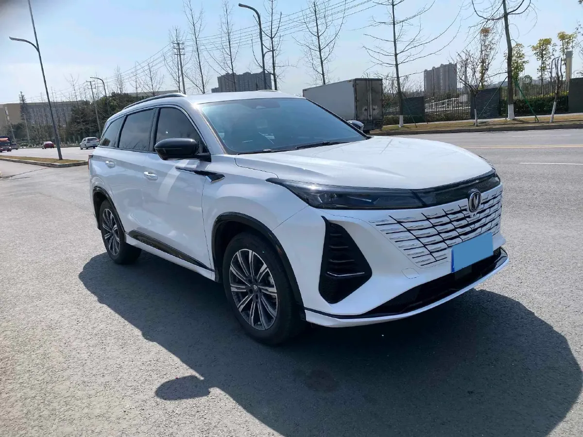 2025 ChangAn CS75 Plus 1.5T 188HP L4 8AT,autocango,china used car exporter,china ev exporter,chinese used car exporter,chinese used ev exporter