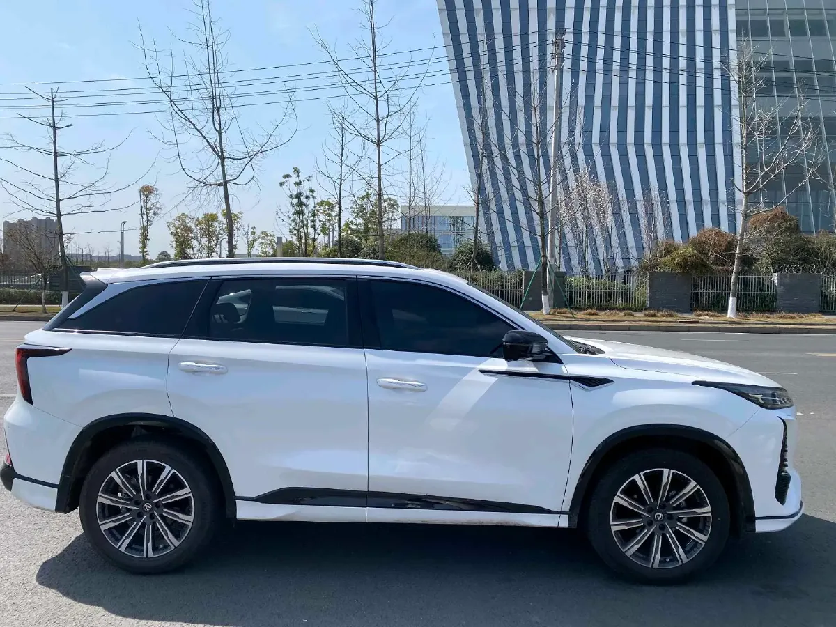 2025 ChangAn CS75 Plus 1.5T 188HP L4 8AT,autocango,china used car exporter,china ev exporter,chinese used car exporter,chinese used ev exporter