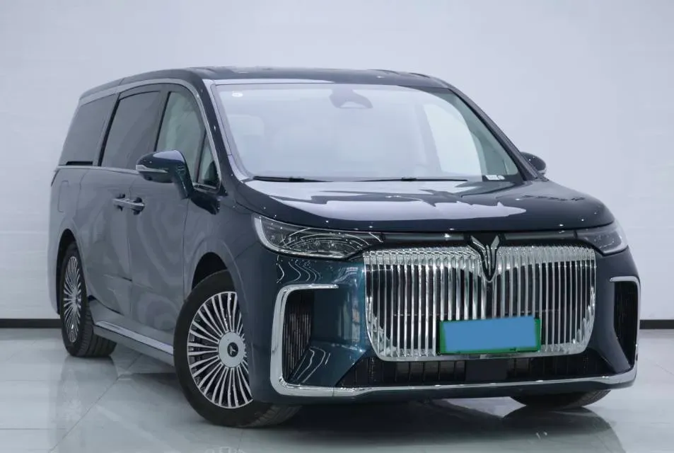 2025 Voyah Dream 1.5T 150HP L4 PHEV 41.7KWH,autocango,china used car exporter,china ev exporter,chinese used car exporter,chinese used ev exporter