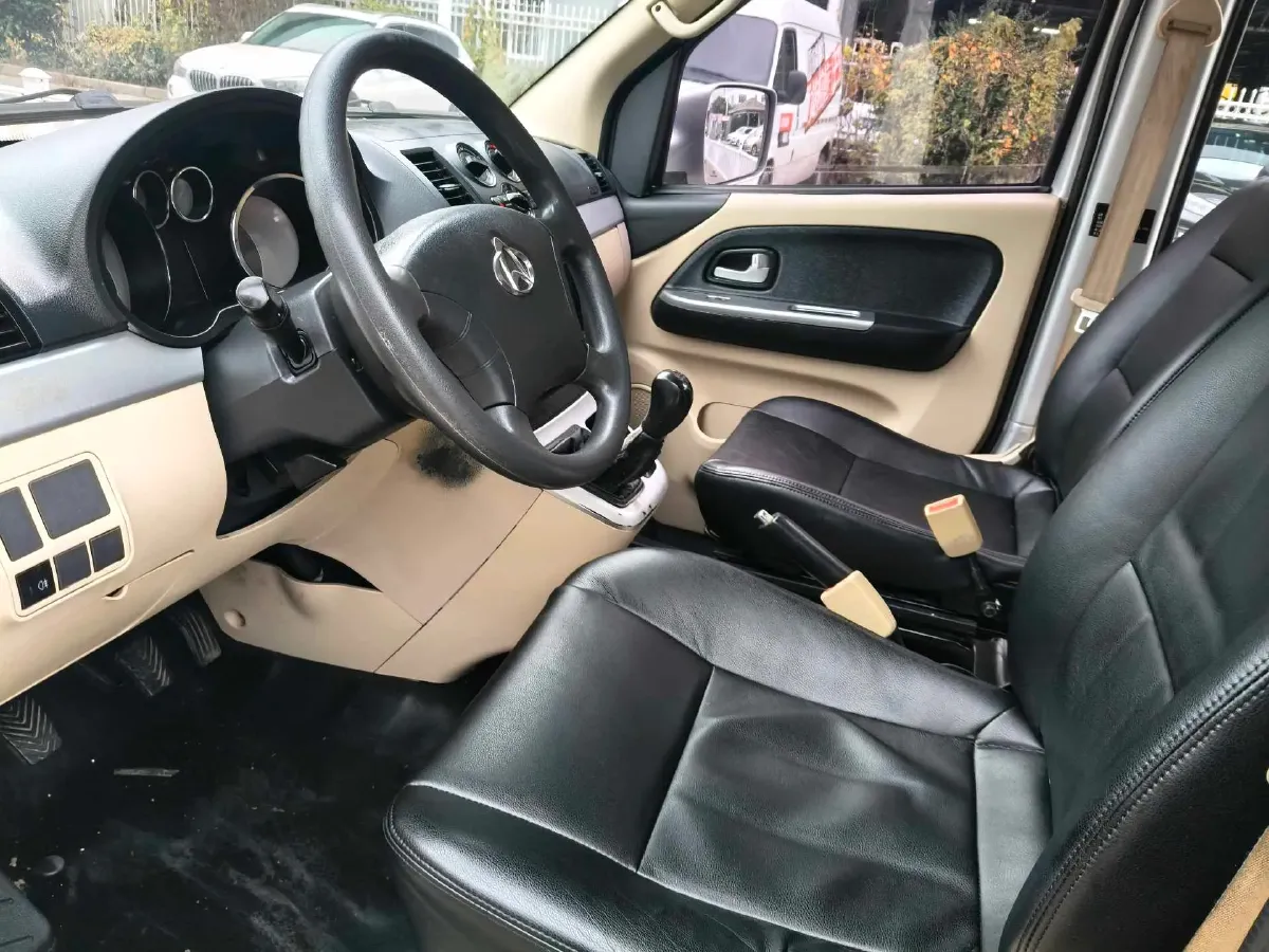 2019 JMC YuHu 5 2.0T 142HP L4 6MT,autocango,china used car exporter,china ev exporter,chinese used car exporter,chinese used ev exporter