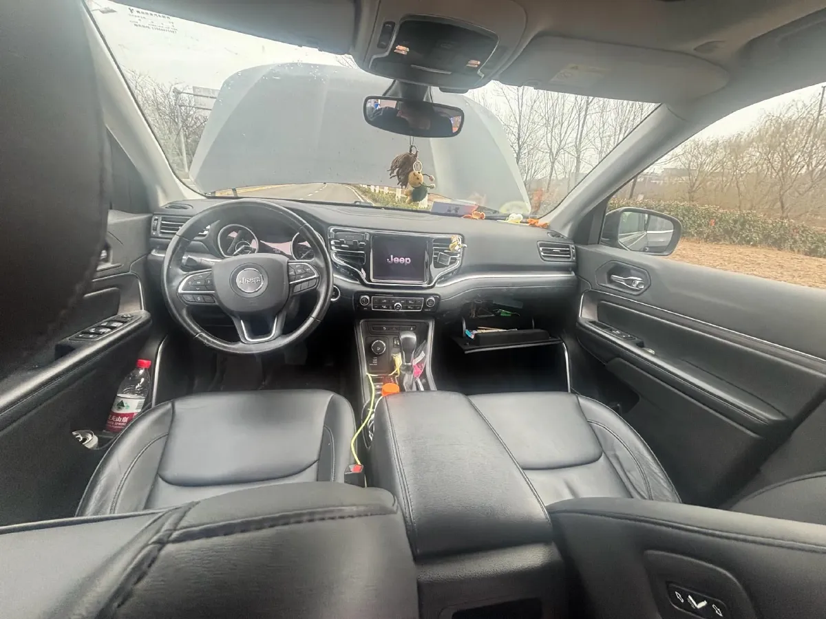 2018 Jeep Grand Commander 2.0T 265HP L4 9AT,autocango,china used car exporter,china ev exporter,chinese used car exporter,chinese used ev exporter