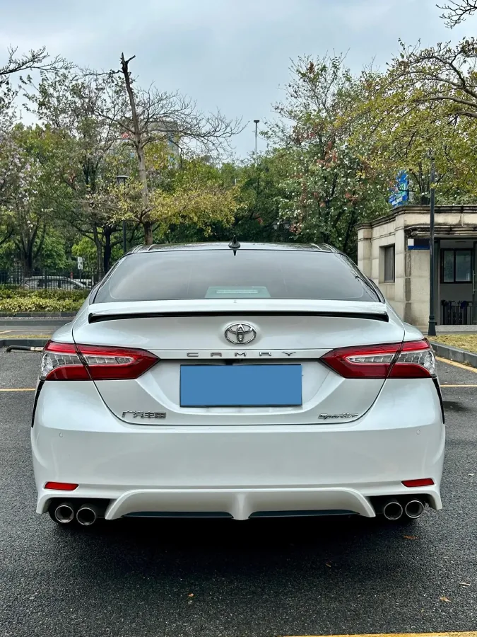 2021 Toyota Camry 2.5L 209HP L4 8AT,autocango,china used car exporter,china ev exporter,chinese used car exporter,chinese used ev exporter