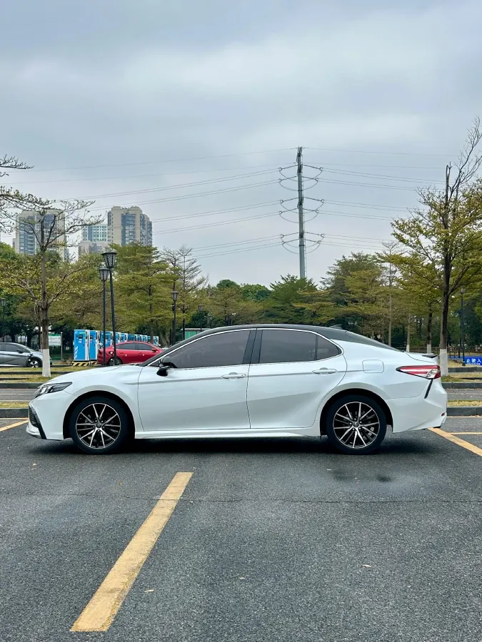 2021 Toyota Camry 2.5L 209HP L4 8AT,autocango,china used car exporter,china ev exporter,chinese used car exporter,chinese used ev exporter