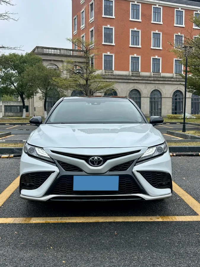 2021 Toyota Camry 2.5L 209HP L4 8AT,autocango,china used car exporter,china ev exporter,chinese used car exporter,chinese used ev exporter