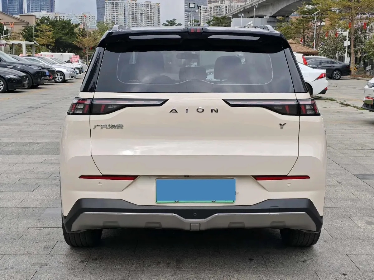 2022 Geely Okavango 1.8T 184HP L4 7DCT,autocango,china used car exporter,china ev exporter,chinese used car exporter,chinese used ev exporter