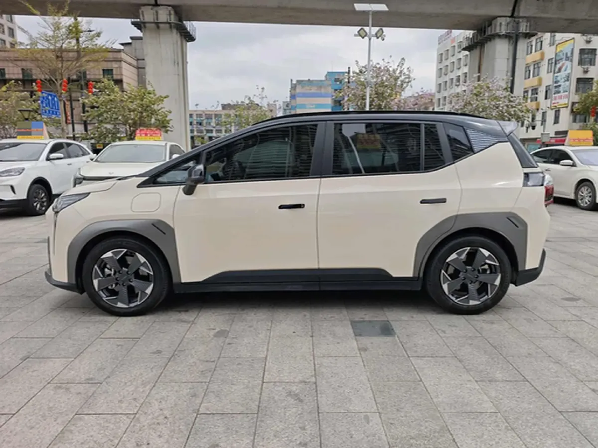 2022 Geely Okavango 1.8T 184HP L4 7DCT,autocango,china used car exporter,china ev exporter,chinese used car exporter,chinese used ev exporter