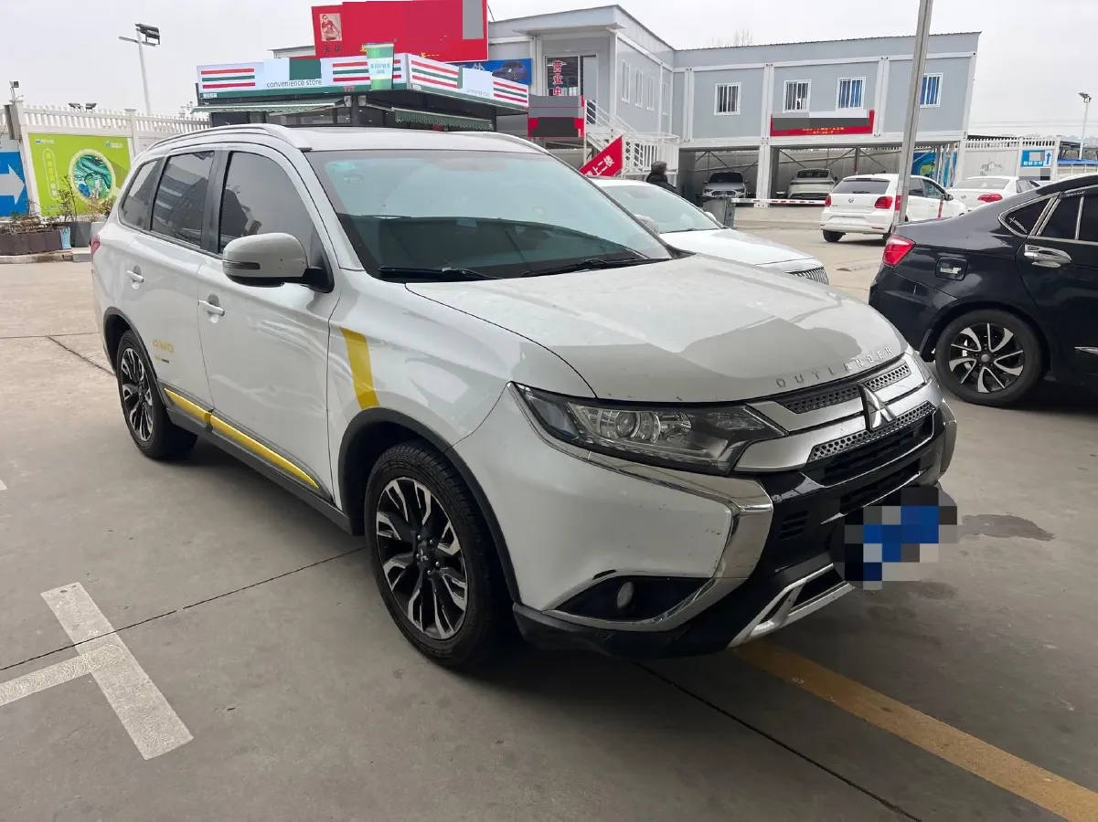 2019 Mitsubishi Outlander 2.0L 166HP L4 CVT,autocango,china used car exporter,china ev exporter,chinese used car exporter,chinese used ev exporter