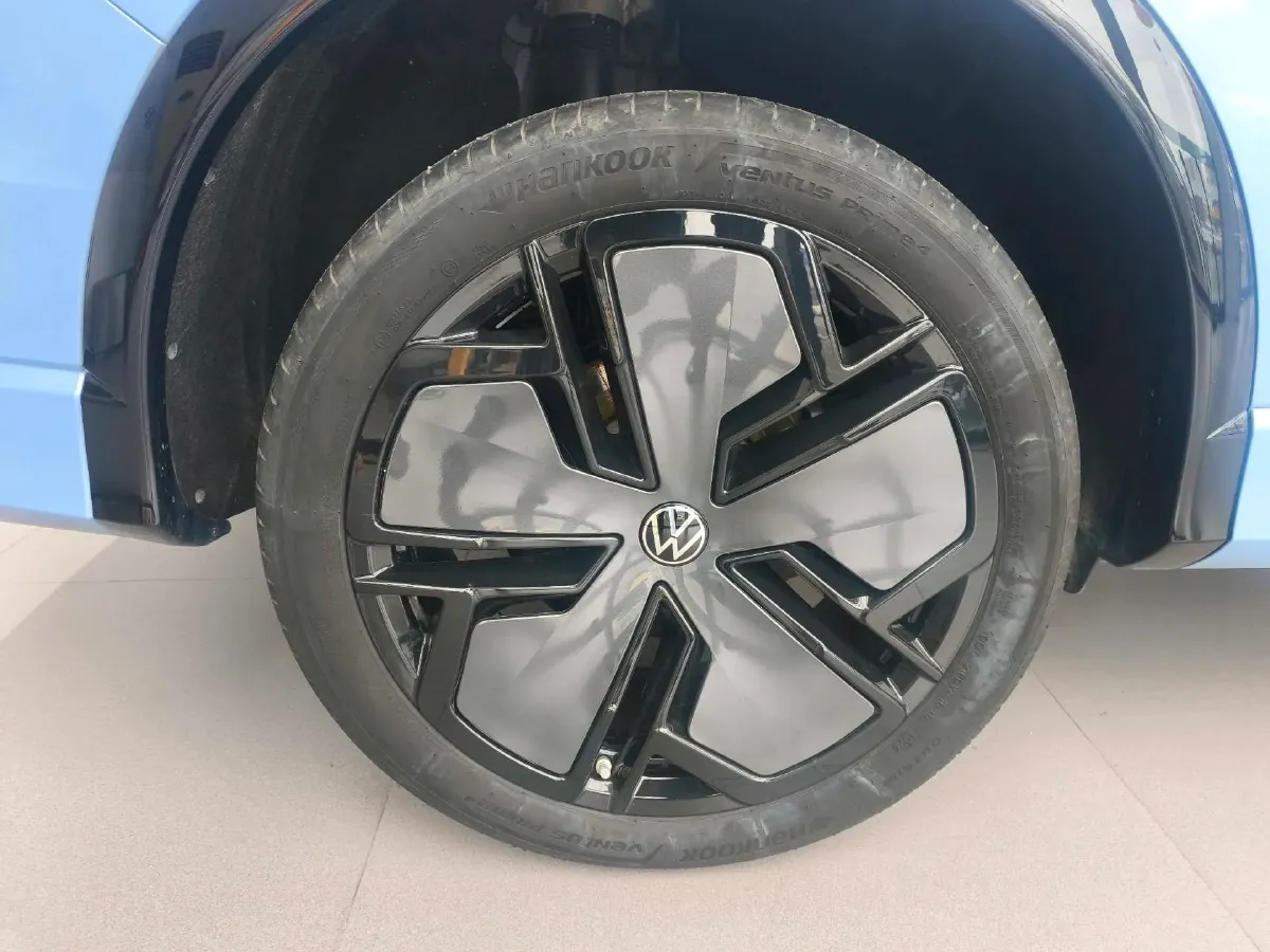 2024 Volkswagen Tiguan L 2.0T 220HP L4 7DCT,autocango,china used car exporter,china ev exporter,chinese used car exporter,chinese used ev exporter