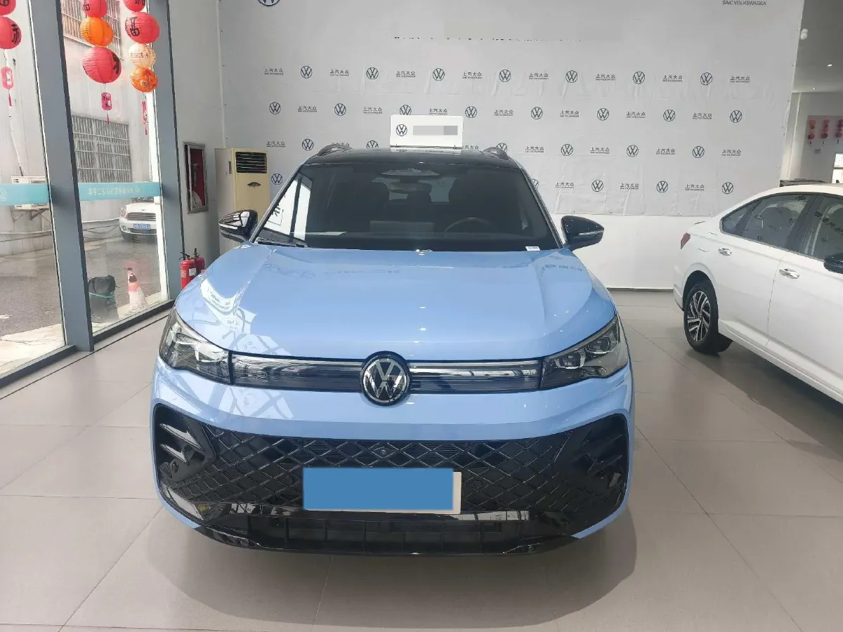 2024 Volkswagen Tiguan L 2.0T 220HP L4 7DCT,autocango,china used car exporter,china ev exporter,chinese used car exporter,chinese used ev exporter