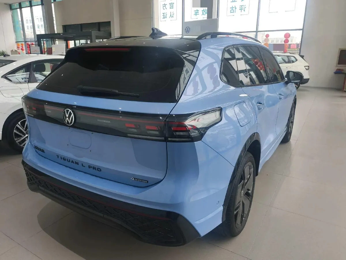 2024 Volkswagen Tiguan L 2.0T 220HP L4 7DCT,autocango,china used car exporter,china ev exporter,chinese used car exporter,chinese used ev exporter