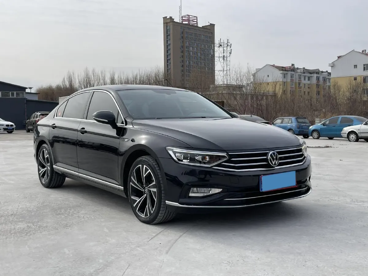 2020 Volkswagen Magotan 2.0T 186HP L4 7DCT,autocango,china used car exporter,china ev exporter,chinese used car exporter,chinese used ev exporter