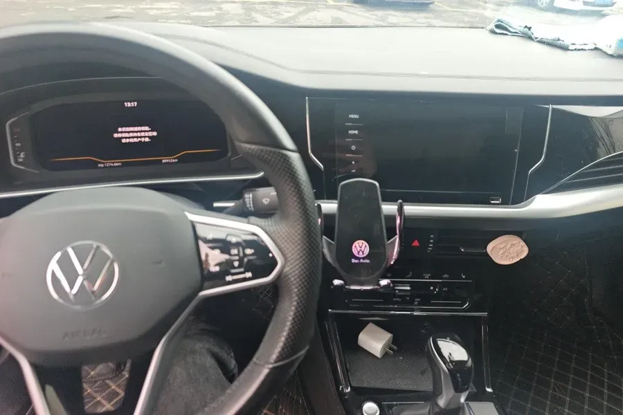 2023 Volkswagen Passat 2.0T 186HP L4 7DCT,autocango,china used car exporter,china ev exporter,chinese used car exporter,chinese used ev exporter