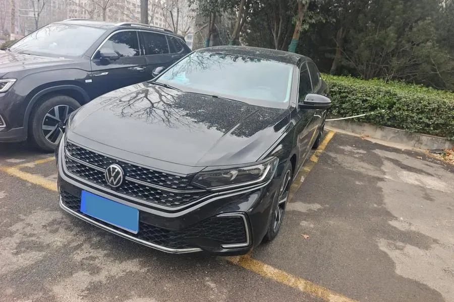 2023 Volkswagen Passat 2.0T 186HP L4 7DCT,autocango,china used car exporter,china ev exporter,chinese used car exporter,chinese used ev exporter