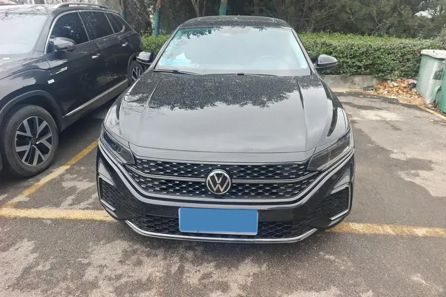 2023 Volkswagen Passat 2.0T 186HP L4 7DCT,autocango,china used car exporter,china ev exporter,chinese used car exporter,chinese used ev exporter