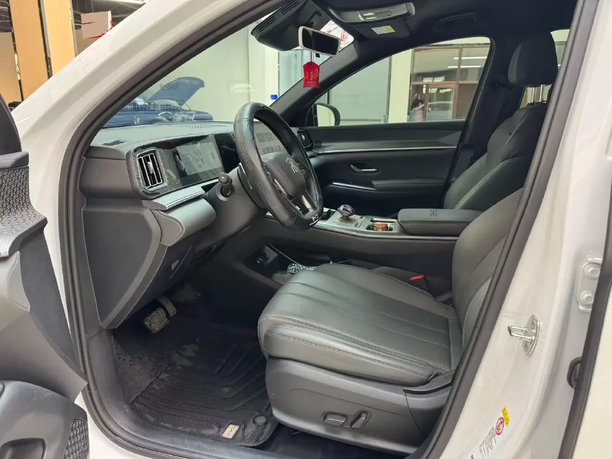 2025 BYD Xia 1.5T 156HP L4 E-CVT PHEV 20.39KWH,autocango,china used car exporter,china ev exporter,chinese used car exporter,chinese used ev exporter