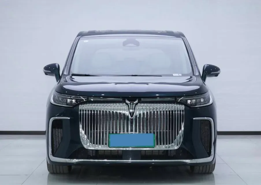 2025 Voyah Dream 1.5T 150HP L4 PHEV 41.7KWH,autocango,china used car exporter,china ev exporter,chinese used car exporter,chinese used ev exporter