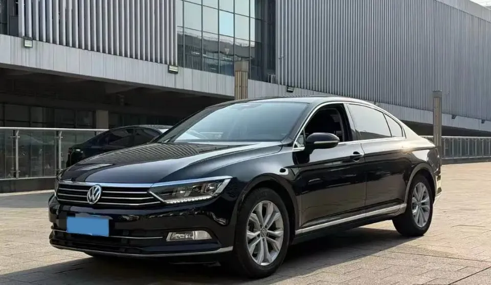 2019 Volkswagen Magotan 2.0T 186HP L4 7DCT,autocango,china used car exporter,china ev exporter,chinese used car exporter,chinese used ev exporter