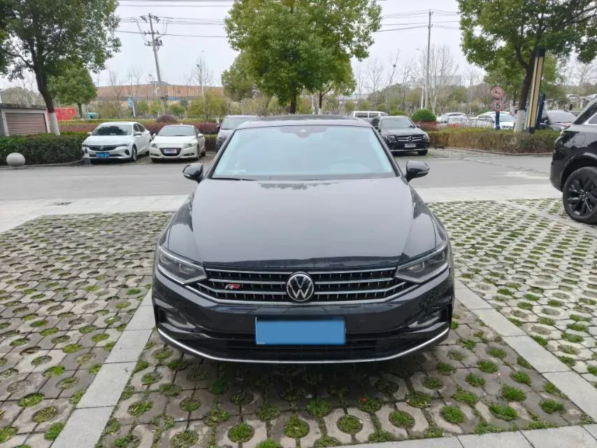2023 Volkswagen Magotan 2.0T 186HP L4 7DCT,autocango,china used car exporter,china ev exporter,chinese used car exporter,chinese used ev exporter