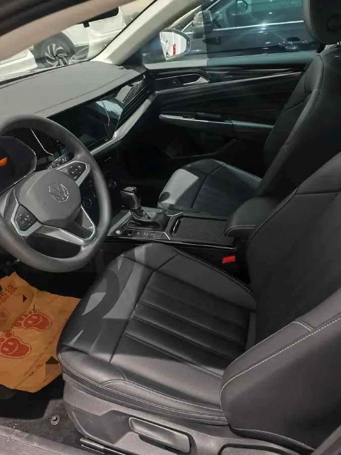 2024 Volkswagen Passat 1.4T 150HP L4 7DCT,autocango,china used car exporter,china ev exporter,chinese used car exporter,chinese used ev exporter