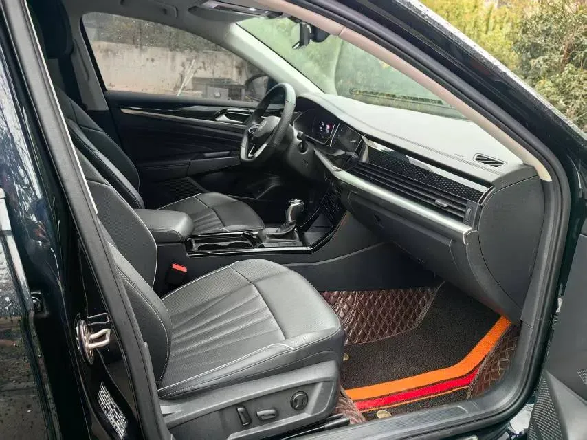 2024 Volkswagen Passat 2.0T 186HP L4 7DCT,autocango,china used car exporter,china ev exporter,chinese used car exporter,chinese used ev exporter