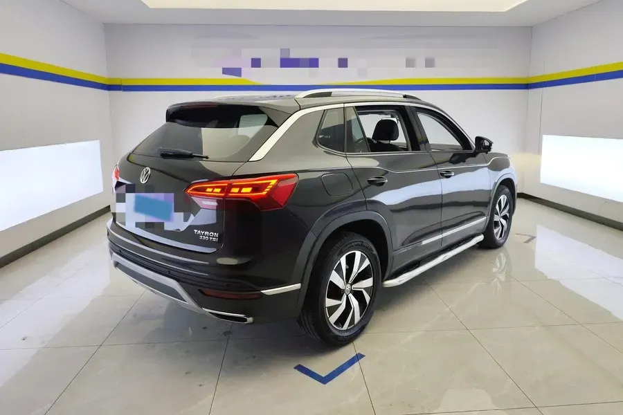 2019 Jeep Cherokee 2.0T 234HP L4 9AT,autocango,china used car exporter,china ev exporter,chinese used car exporter,chinese used ev exporter