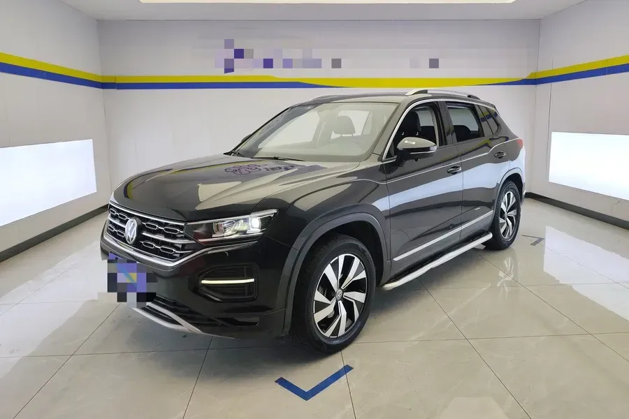 2019 Jeep Cherokee 2.0T 234HP L4 9AT,autocango,china used car exporter,china ev exporter,chinese used car exporter,chinese used ev exporter