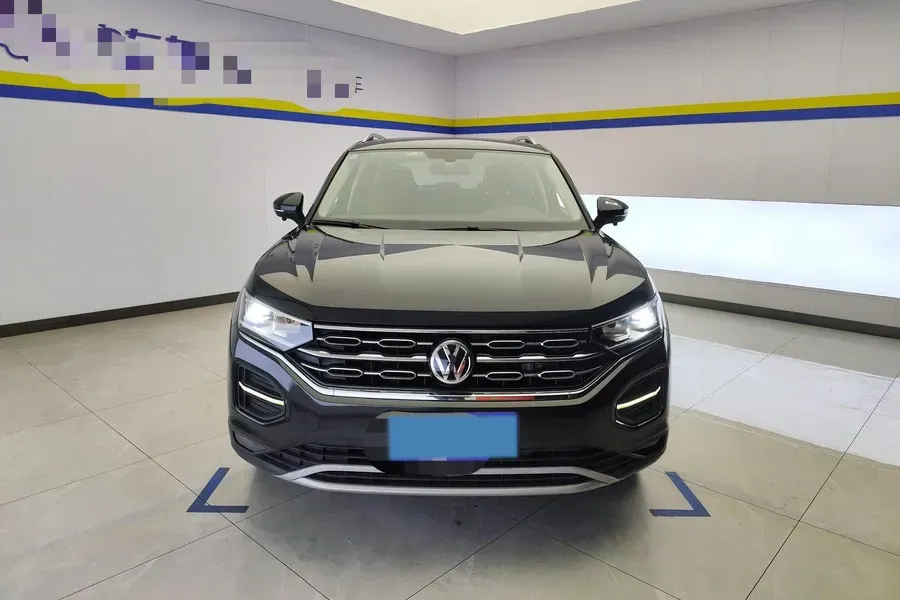 2019 Jeep Cherokee 2.0T 234HP L4 9AT,autocango,china used car exporter,china ev exporter,chinese used car exporter,chinese used ev exporter