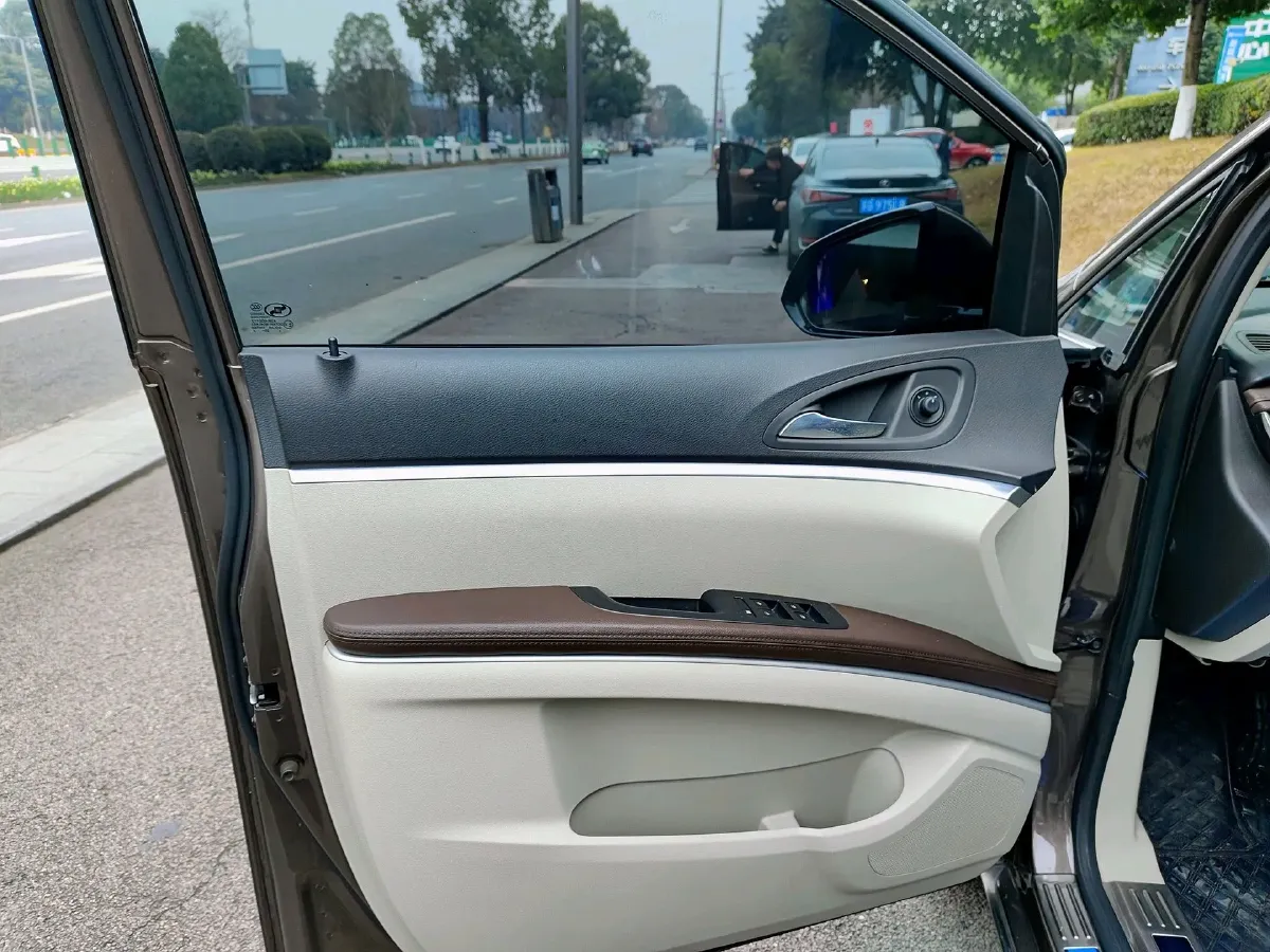 2021 Buick GL8 2.0T 237HP L4 9AT,autocango,china used car exporter,china ev exporter,chinese used car exporter,chinese used ev exporter