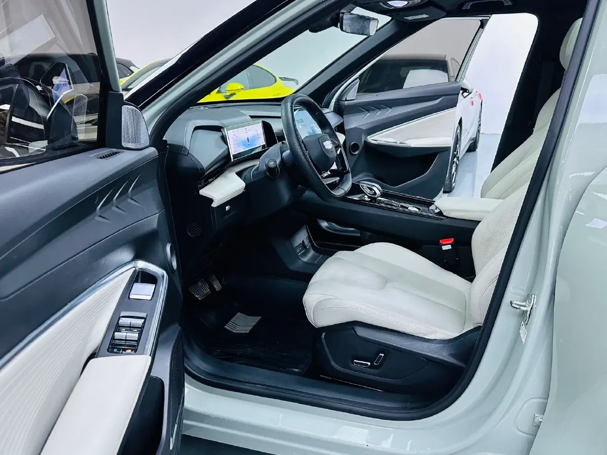 2023 Geely Azkarra 1.5T 181HP L4 7DCT,autocango,china used car exporter,china ev exporter,chinese used car exporter,chinese used ev exporter