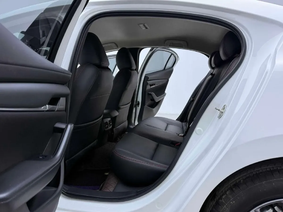 2021 Mazda 3 Axela 1.5L 117HP L4 6AT,autocango,china used car exporter,china ev exporter,chinese used car exporter,chinese used ev exporter