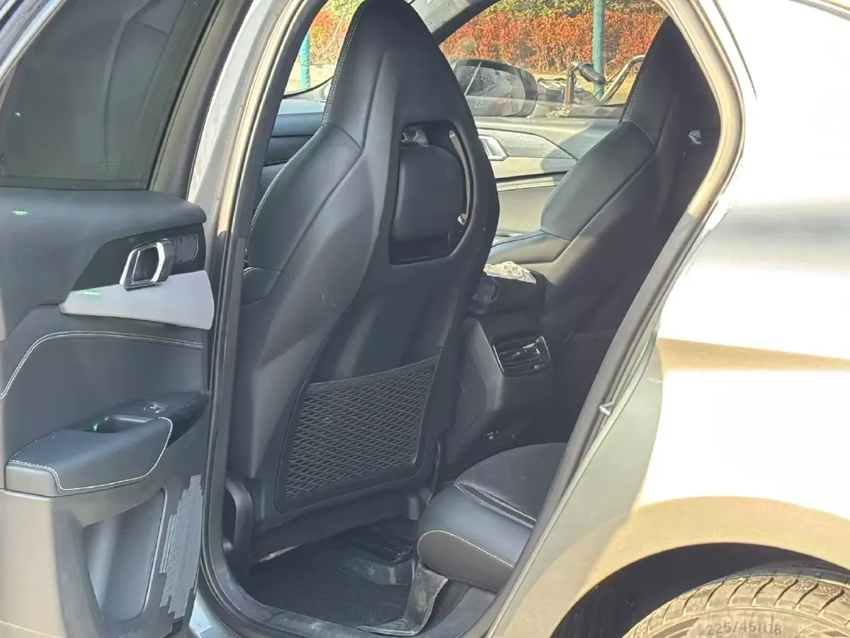 2022 LYNK&CO 03 2.0T 190HP L4 7DCT,autocango,china used car exporter,china ev exporter,chinese used car exporter,chinese used ev exporter