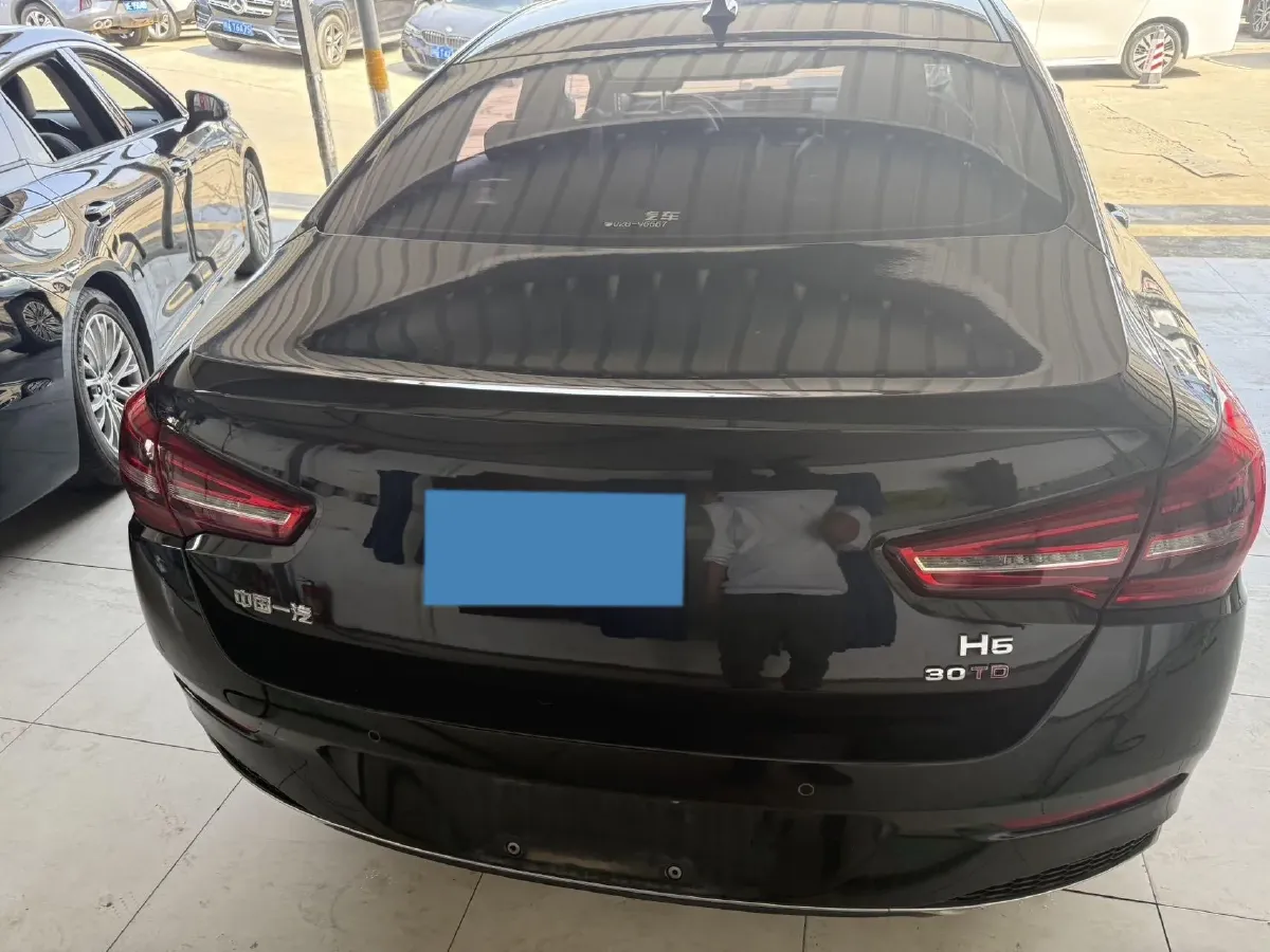 2022 HongQi H5 1.5T 169HP L4 7DCT,autocango,china used car exporter,china ev exporter,chinese used car exporter,chinese used ev exporter