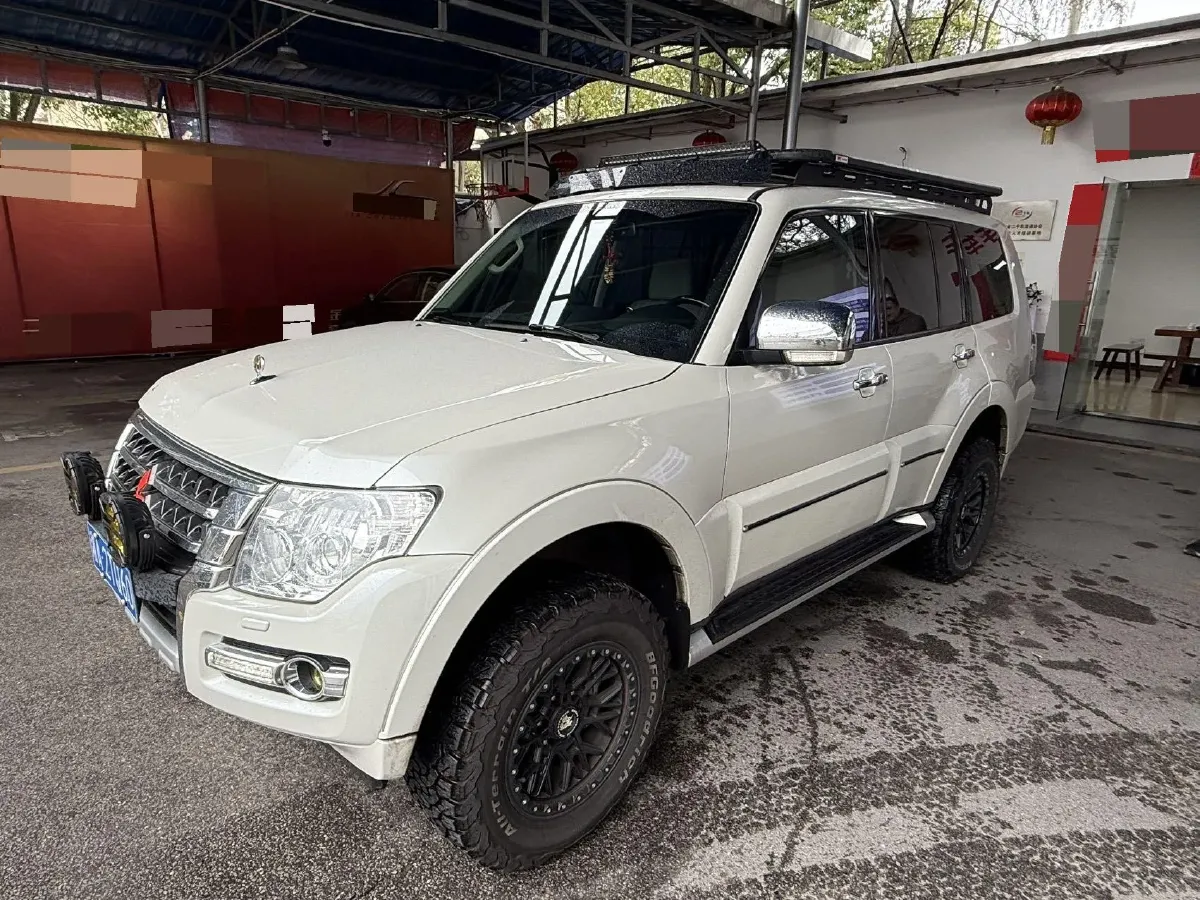 2018 Mitsubishi Pajero 3.0L 174HP V6 5AT,autocango,china used car exporter,china ev exporter,chinese used car exporter,chinese used ev exporter