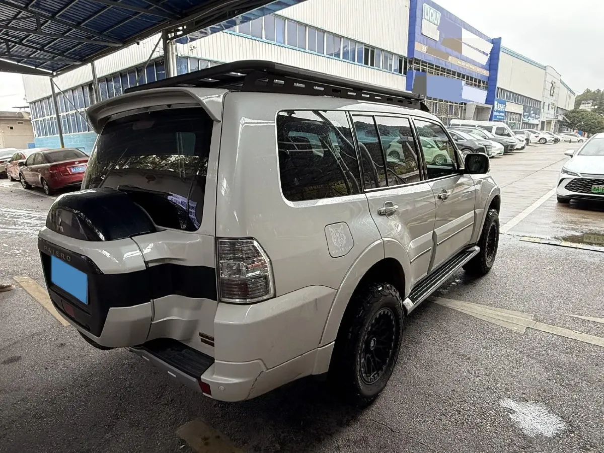 2018 Mitsubishi Pajero 3.0L 174HP V6 5AT,autocango,china used car exporter,china ev exporter,chinese used car exporter,chinese used ev exporter