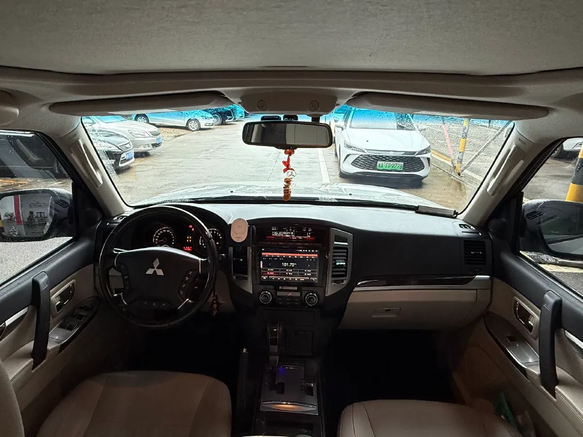 2018 Mitsubishi Pajero 3.0L 174HP V6 5AT,autocango,china used car exporter,china ev exporter,chinese used car exporter,chinese used ev exporter